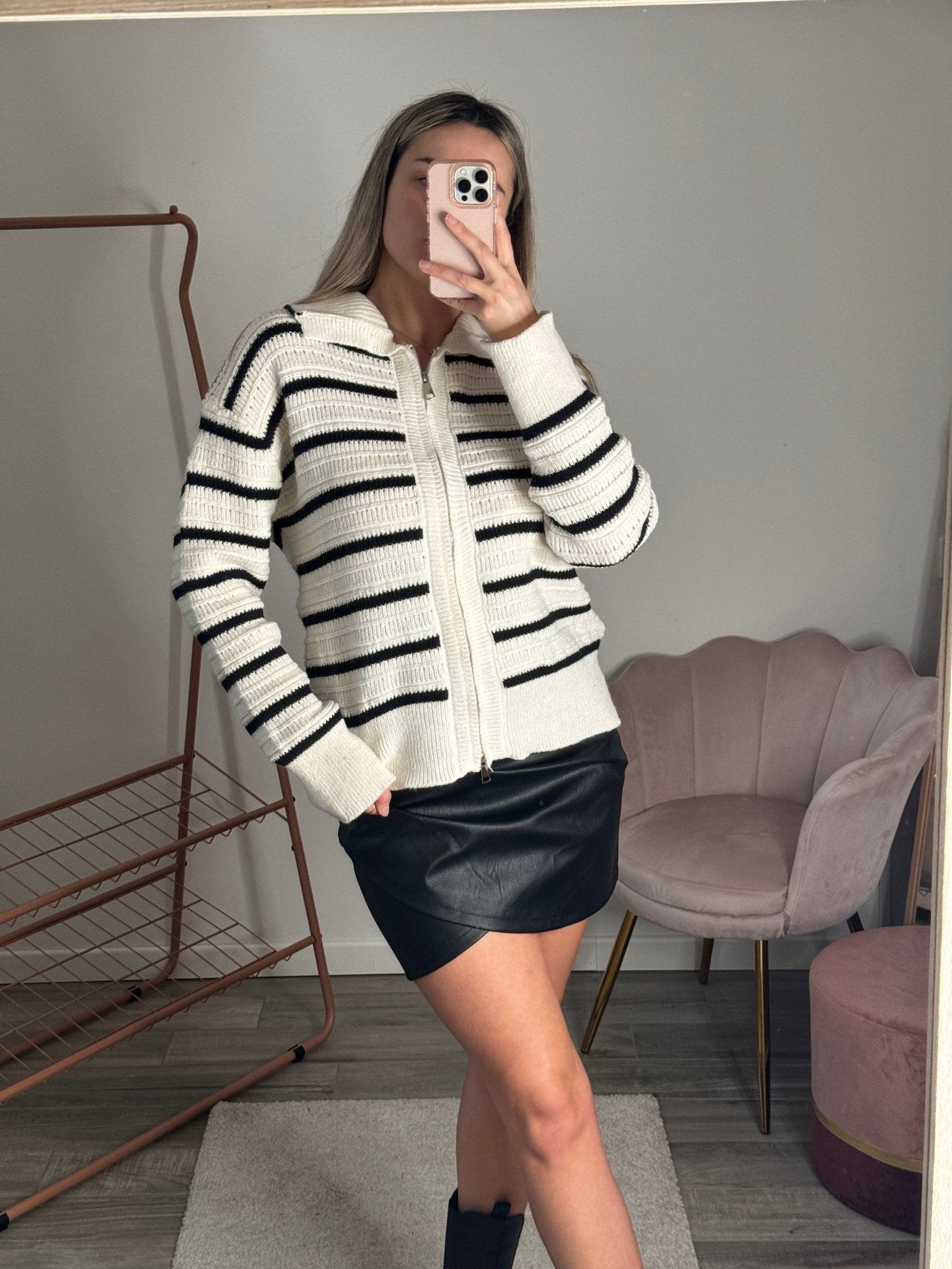 Maglione bianco a righe con zip Immagine secondaria del prodotto
