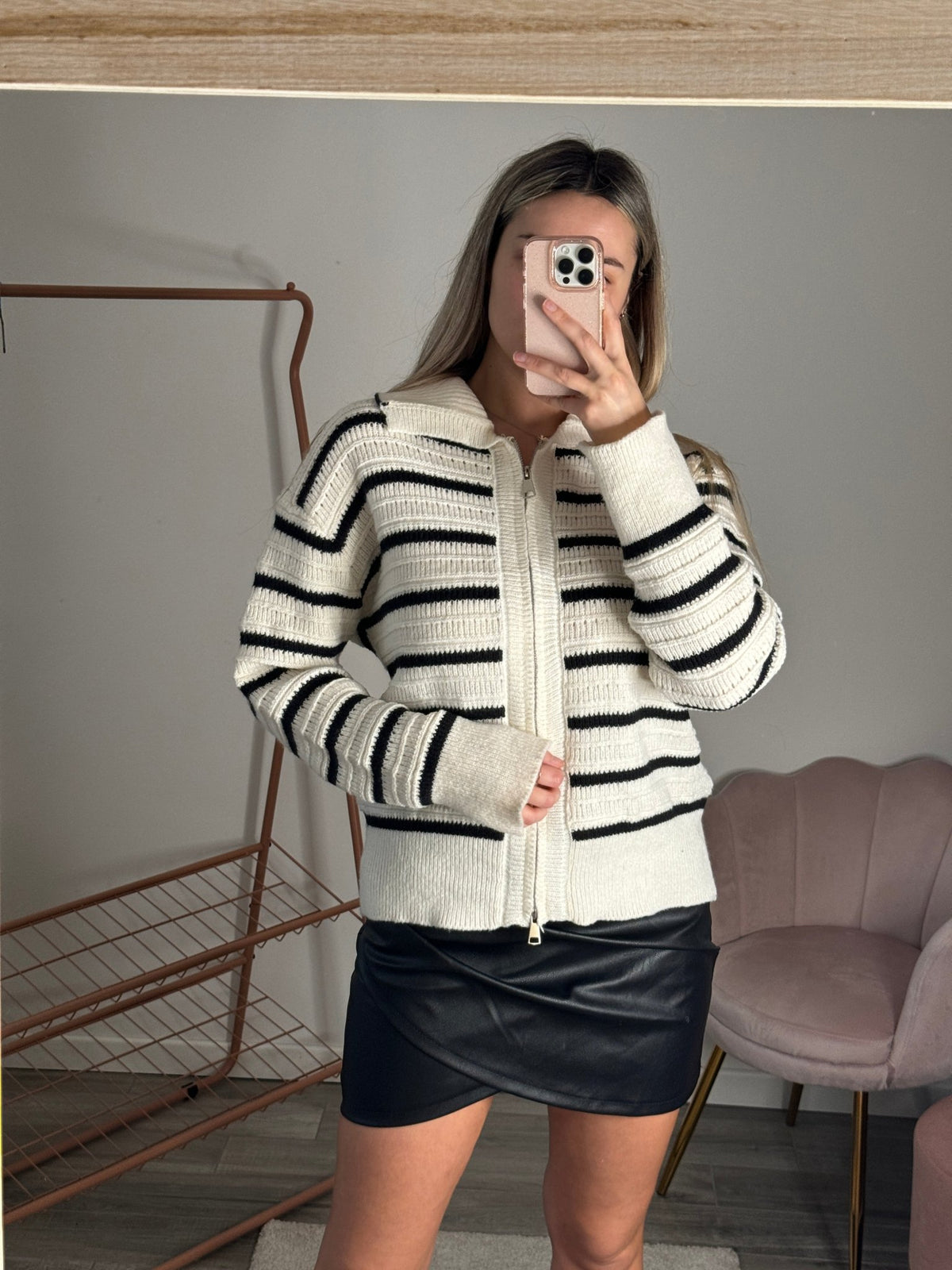 Maglione bianco a righe con zip - Follie by Alice Immagine principale del prodotto