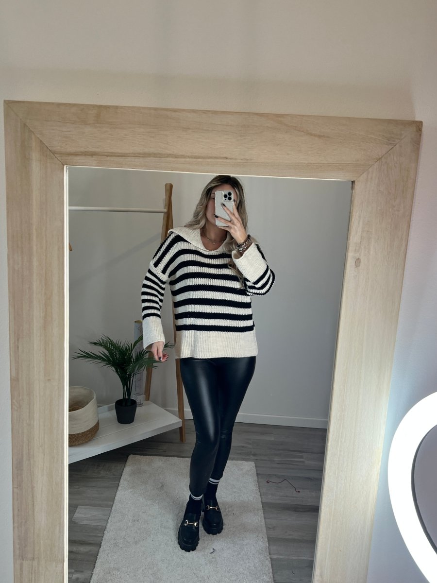 Maxi-maglione a righe bianco e nero con risvolto - Follie by Alice