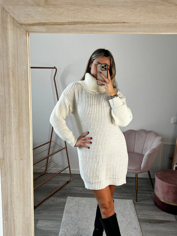 Maxi maglione vestito oversize a collo alto con brillanti - Follie by Alice