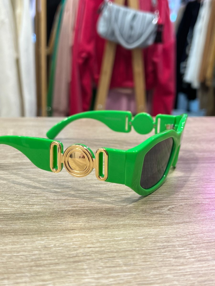 Occhiali da sole verdi fluo influencer – alternate