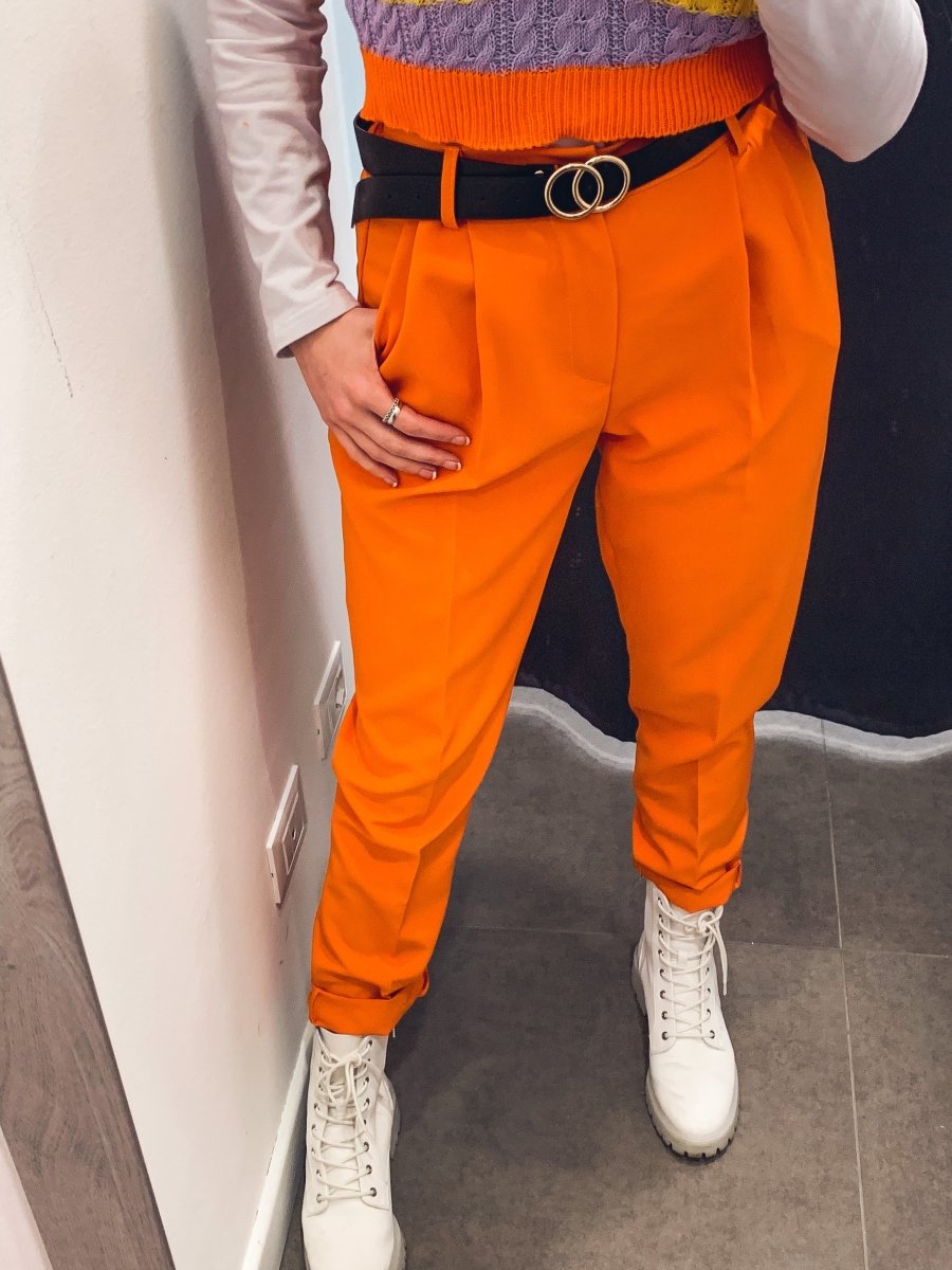 Pantaloni a sigaretta arancioni con cintura - Follie by Alice