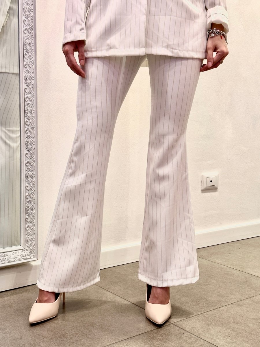 Pantaloni bianchi effetto gessato con fondo largo - Follie by Alice
