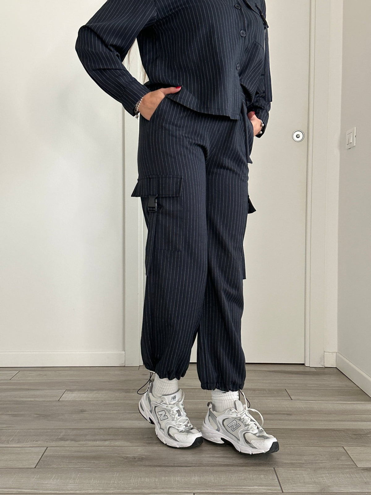 Pantaloni cargo a righe effetto gessato - Follie by Alice