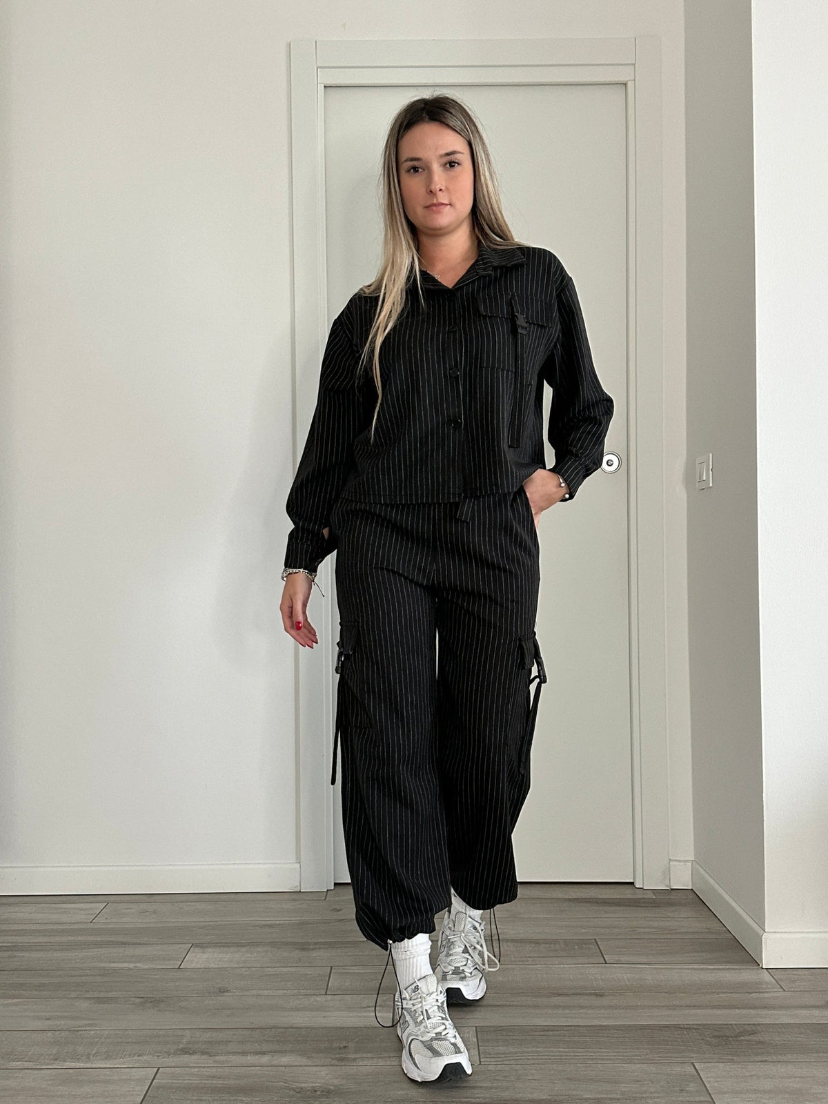 Pantaloni cargo a righe effetto gessato - Follie by Alice
