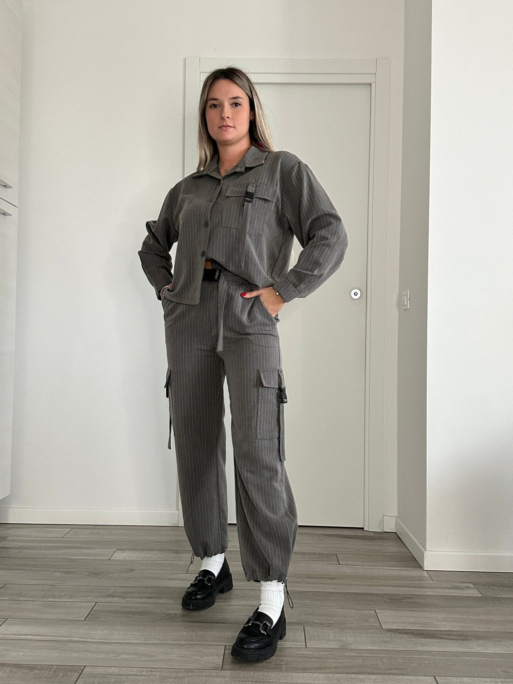 Pantaloni cargo a righe effetto gessato - Follie by Alice