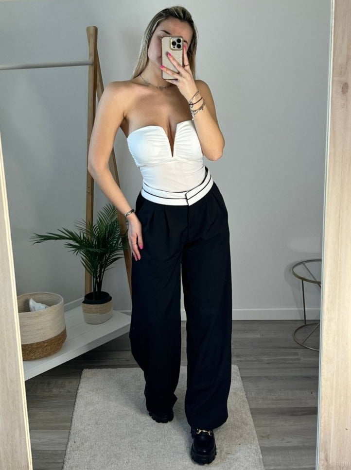 Pantaloni neri con risvolto in vita e gamba larga - Follie by Alice Immagine principale del prodotto