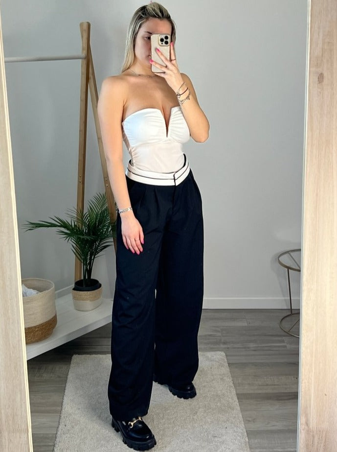 Pantaloni neri con risvolto in vita e gamba larga Immagine secondaria del prodotto