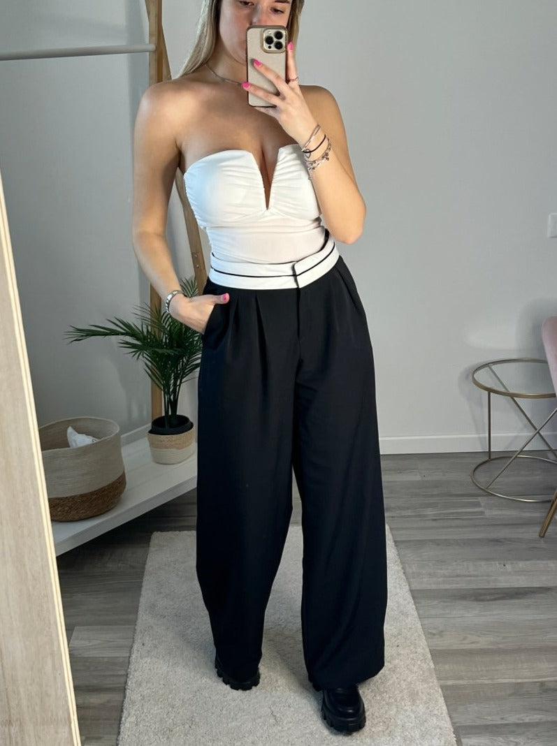 Pantaloni neri con risvolto in vita e gamba larga - Follie by Alice