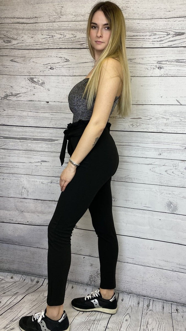 Pantaloni skinny neri con vita a volant - Follie by Alice