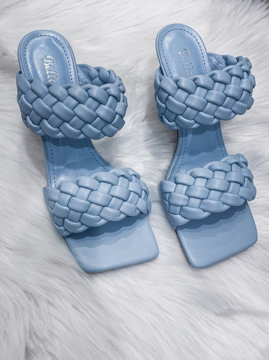 Sandali azzurri con fasce effetto intrecciato e tacco 8 cm - Follie by Alice