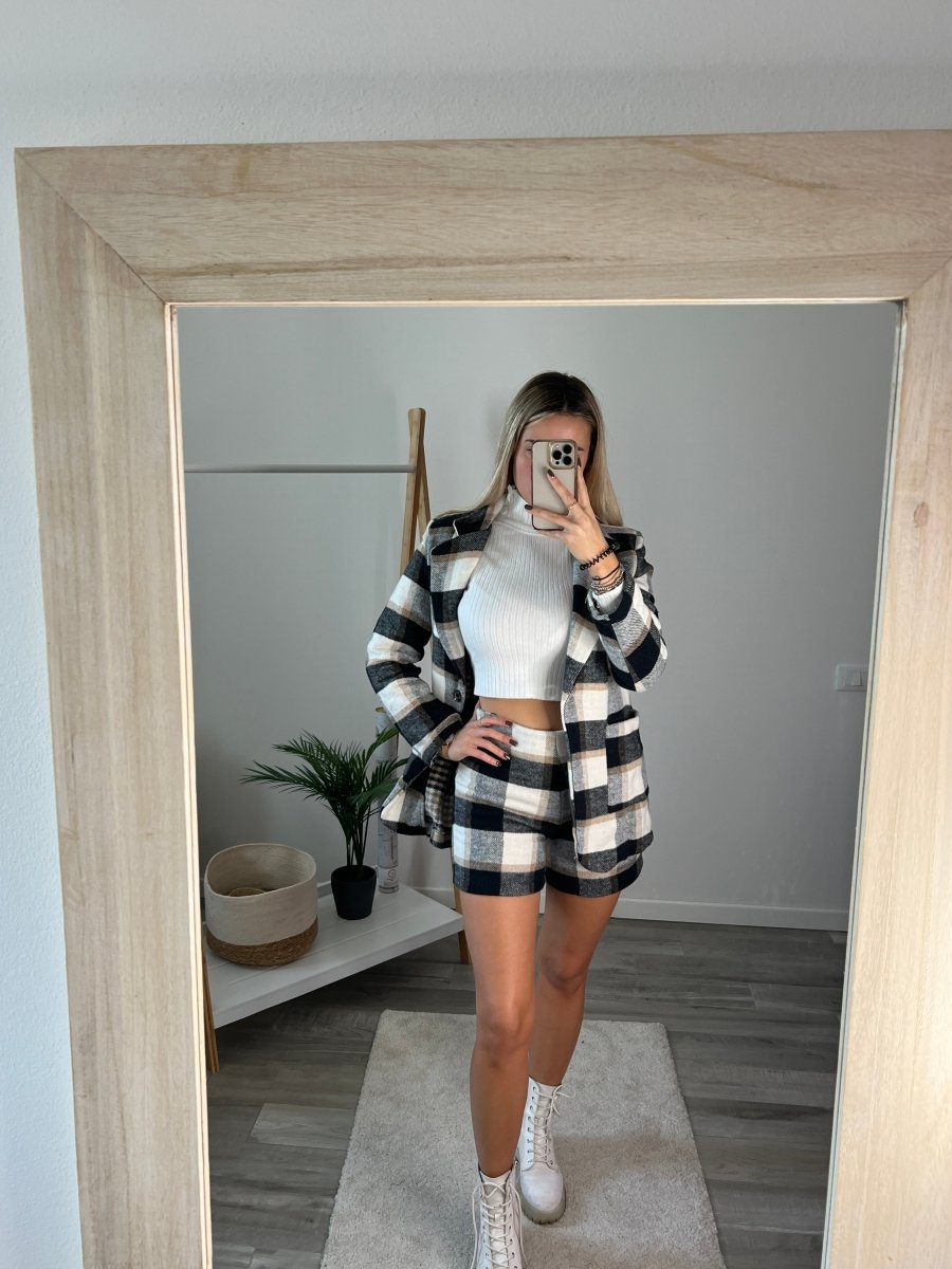 Shorts bianchi e neri a quadri - Follie by Alice