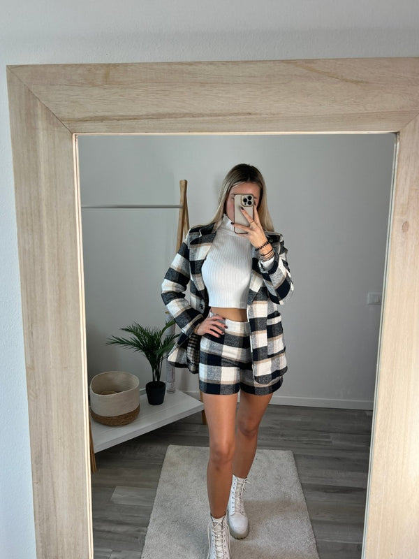 Shorts bianchi e neri a quadri - Follie by Alice