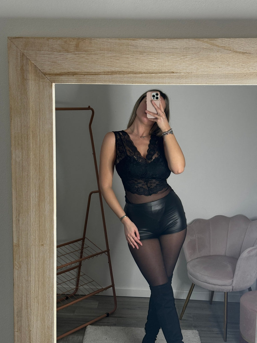 Shorts culotte in similpelle – alternate