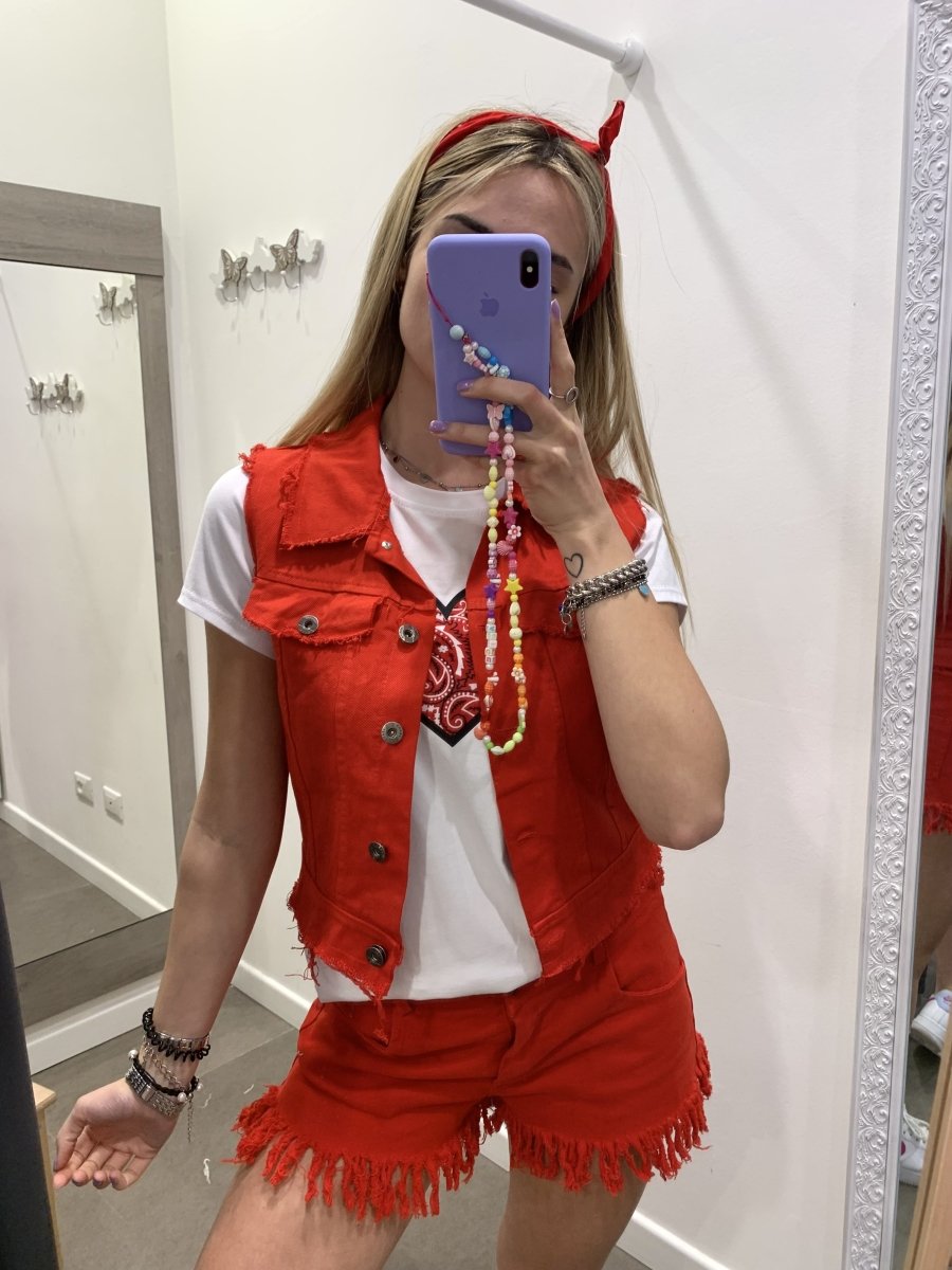 Shorts sfrangiati rossi con vita elasticizzata – alternate