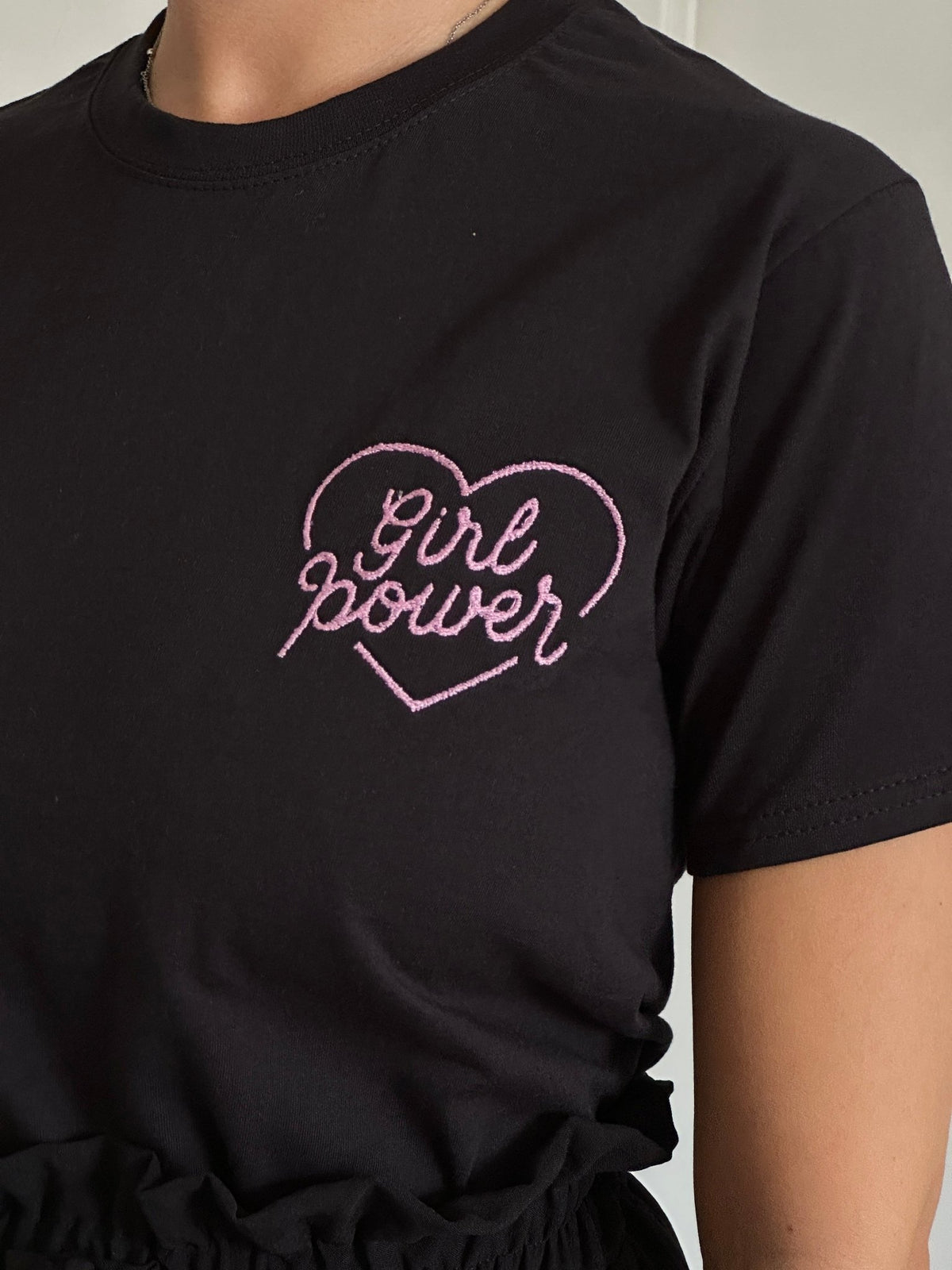 T-shirt nera con ricamo Girl Power - Follie by Alice