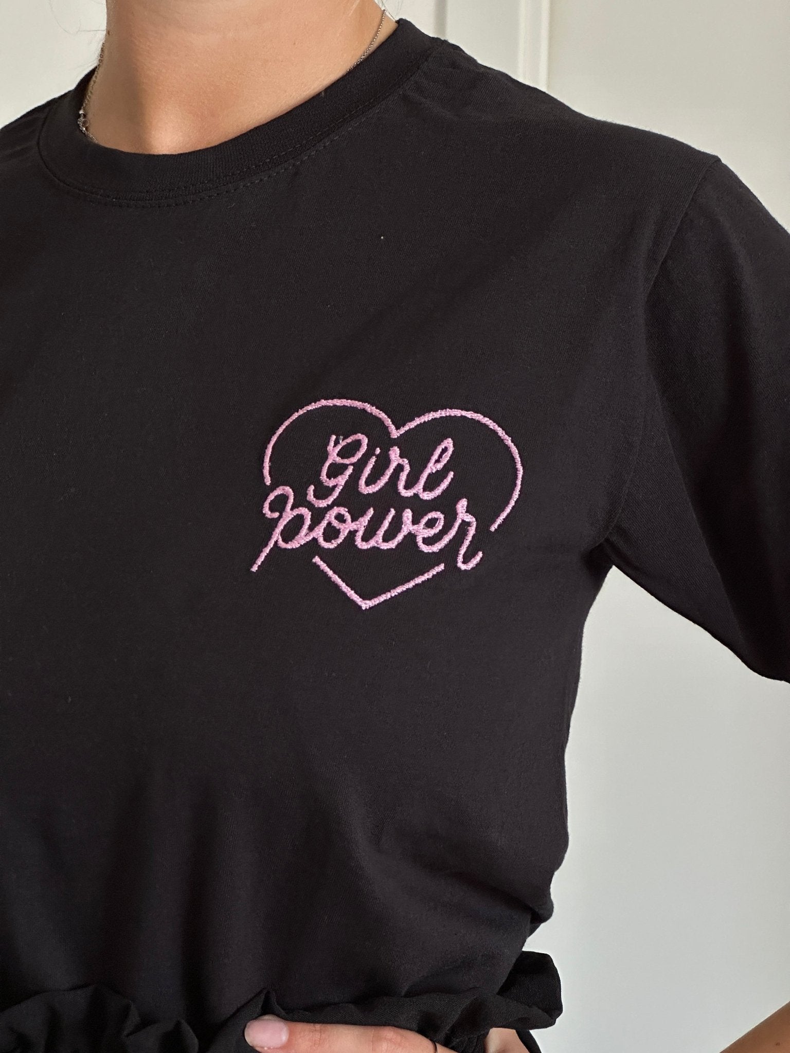 T-shirt nera con ricamo Girl Power - Follie by Alice