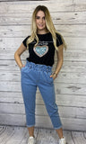 T-shirt nera "Love Yourself" con pailettes oro e azzurre - Follie by Alice