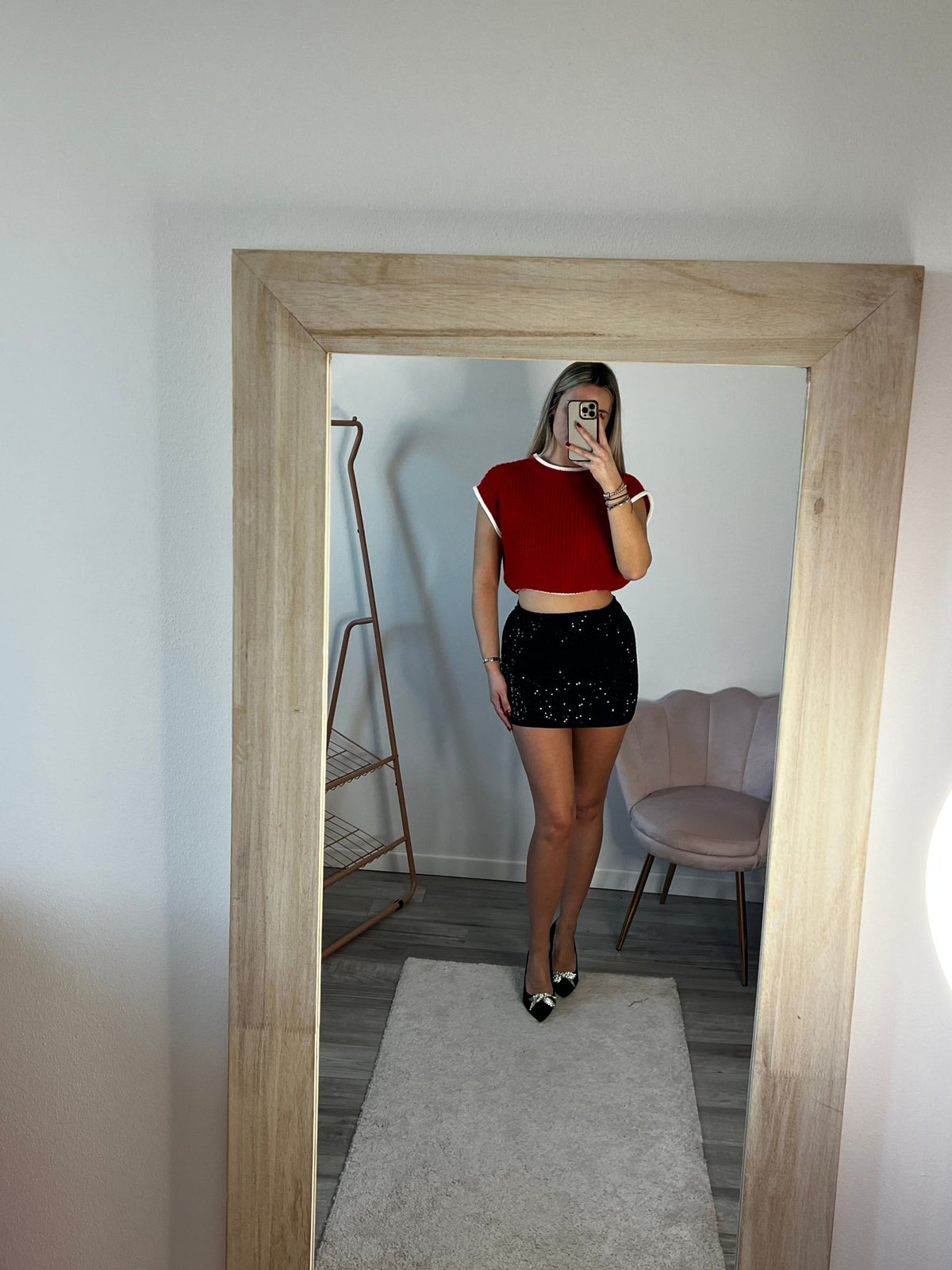 Top corto smanicato in maglia con bordi a contrasto - Follie by Alice