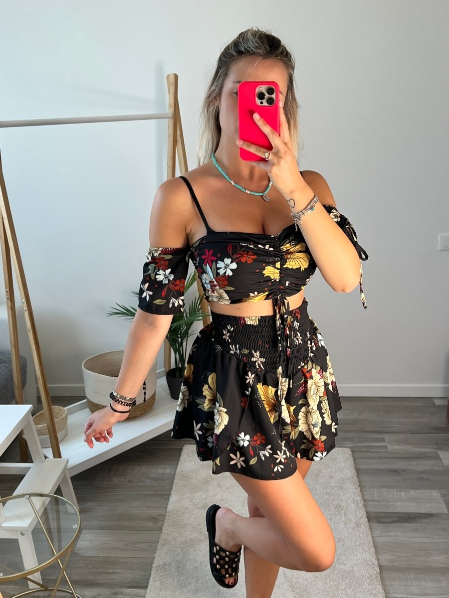 Top nero elasticizzato con stampa floreale – alternate