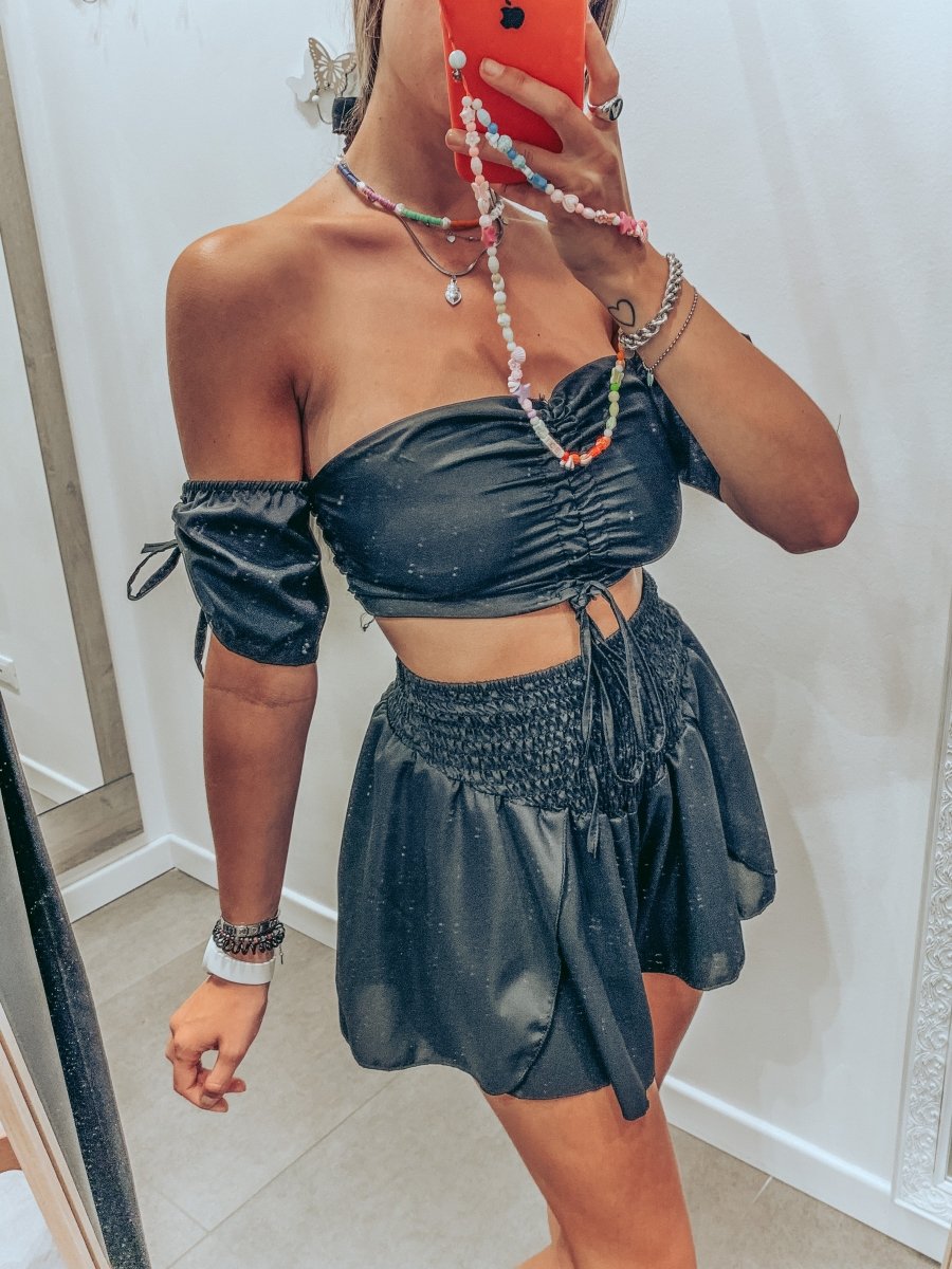 Top nero elasticizzato – alternate