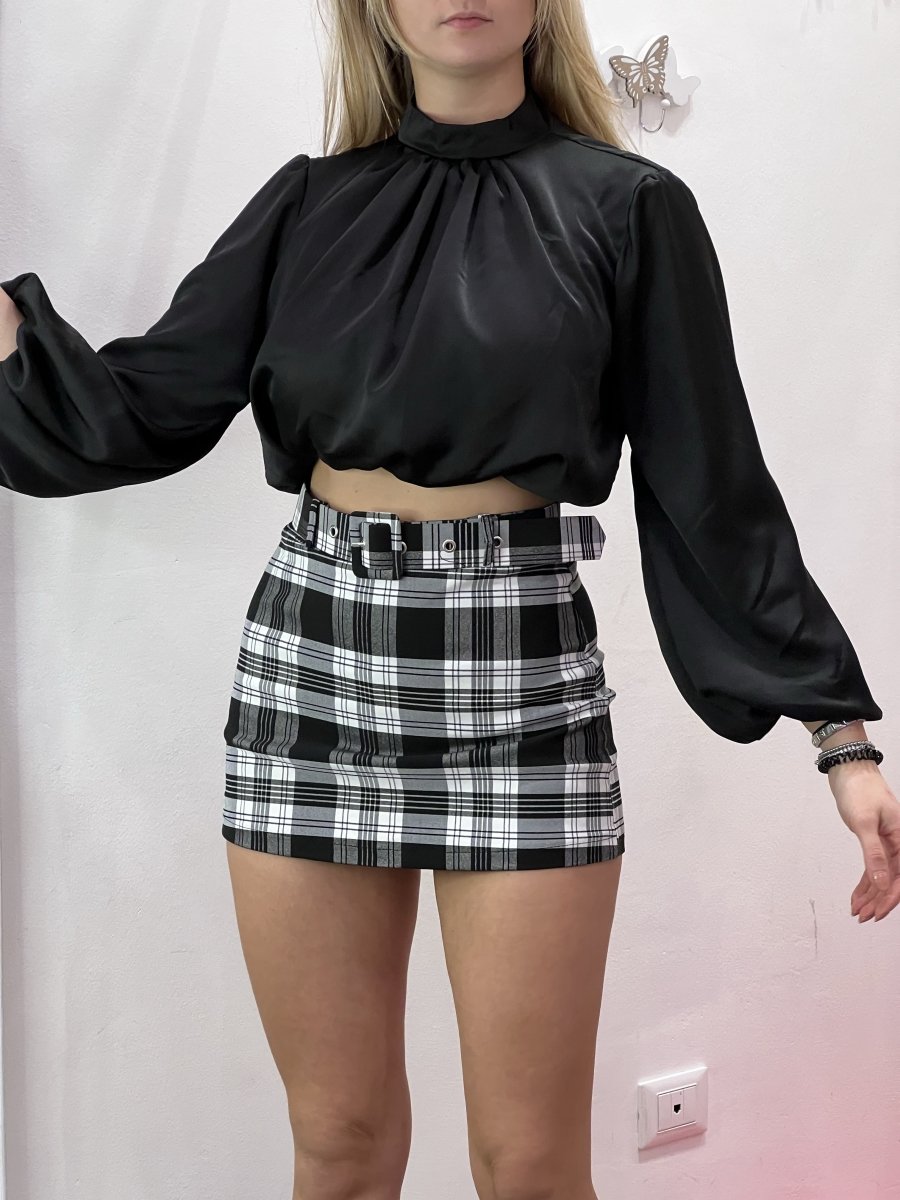Top nero satin con manica a palloncino - Follie by Alice
