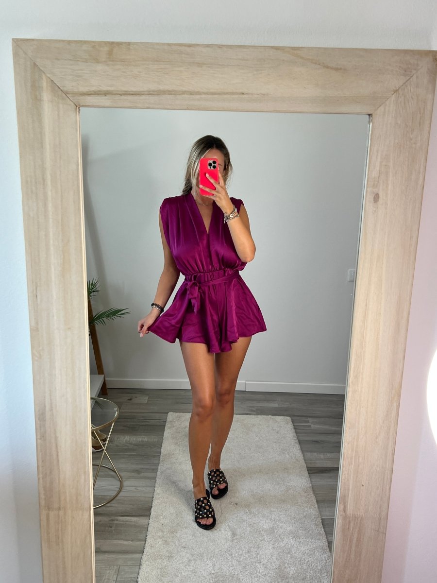 Tutina Grecia vinaccia in raso con spalle larghe – alternate