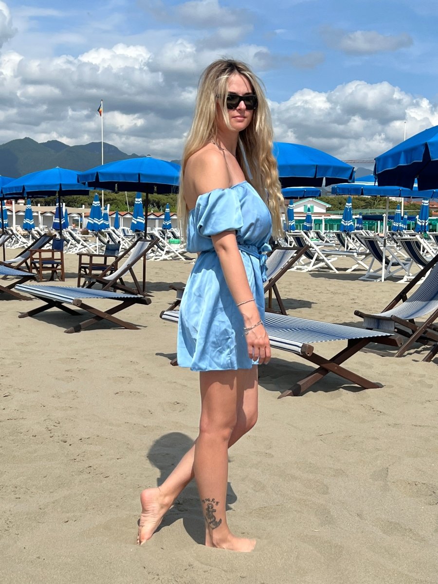 Tutina Madrid azzurra in raso con scollo a barchetta - Follie by Alice Immagine secondaria del prodotto